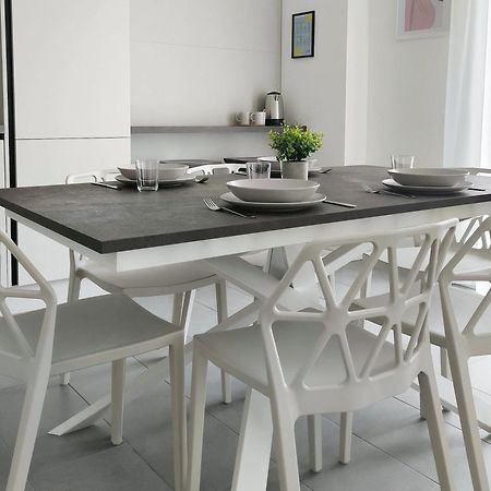 Joivy Charming Flats In The Heart Of Porta Nuova Apartment Milan Luaran gambar